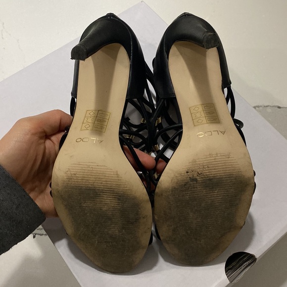 Aldo Size 9 black leather heel - Picture 4 of 6